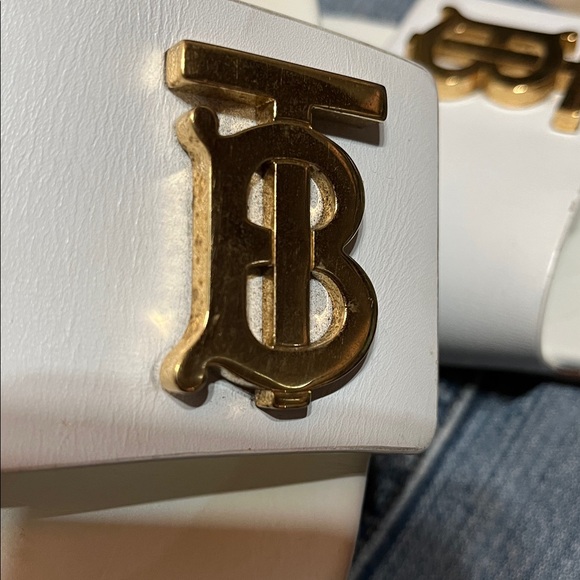 Burberry White Leather Slide On Sandals 8 - Picture 10 of 13